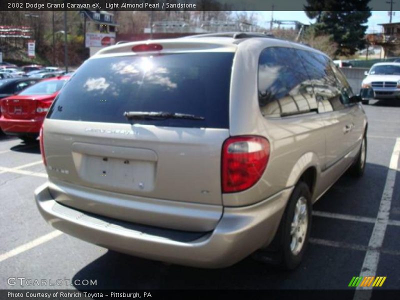 Light Almond Pearl / Sandstone 2002 Dodge Grand Caravan eX