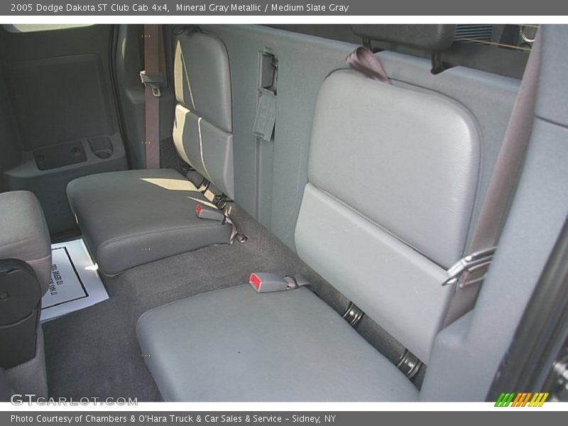 Rear Seat of 2005 Dakota ST Club Cab 4x4