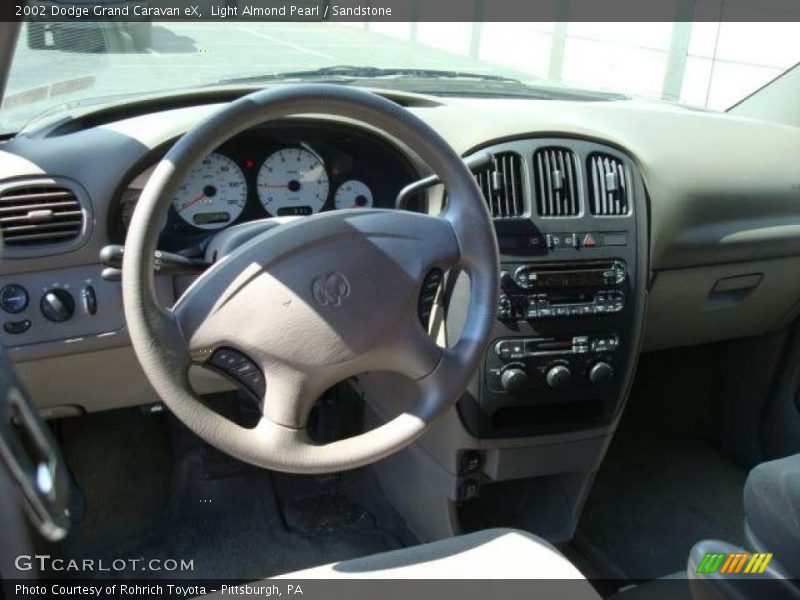 Light Almond Pearl / Sandstone 2002 Dodge Grand Caravan eX