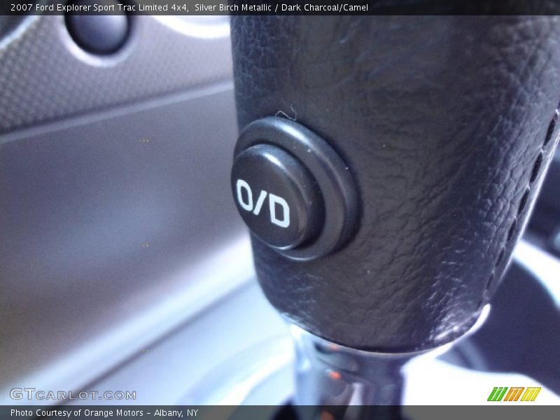 Silver Birch Metallic / Dark Charcoal/Camel 2007 Ford Explorer Sport Trac Limited 4x4