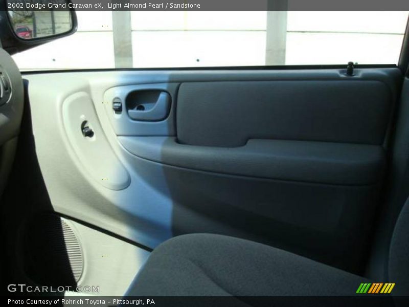 Light Almond Pearl / Sandstone 2002 Dodge Grand Caravan eX