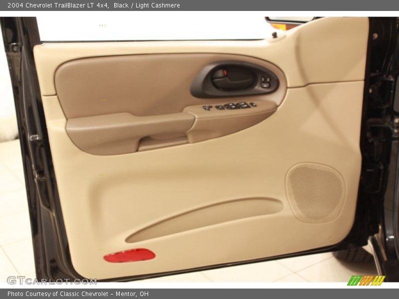 Door Panel of 2004 TrailBlazer LT 4x4