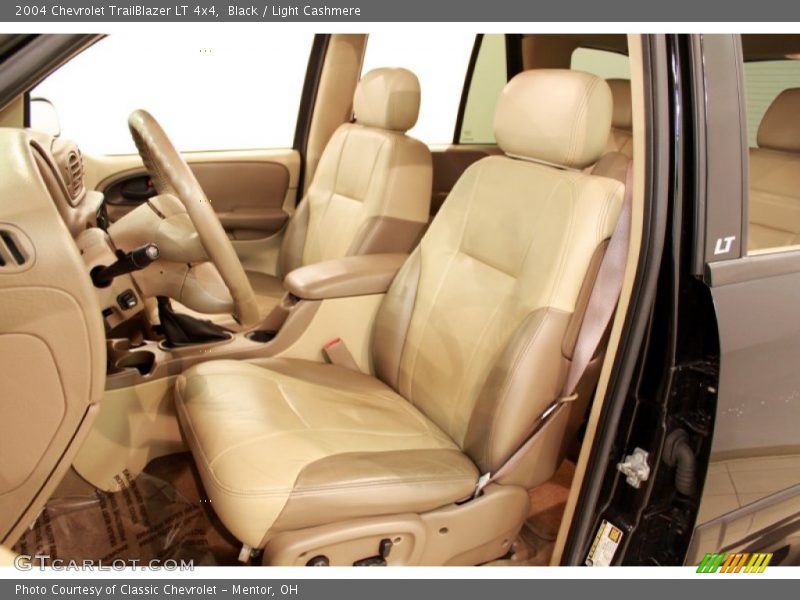 Front Seat of 2004 TrailBlazer LT 4x4