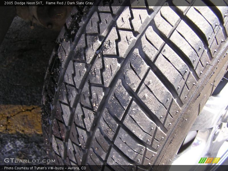 Flame Red / Dark Slate Gray 2005 Dodge Neon SXT