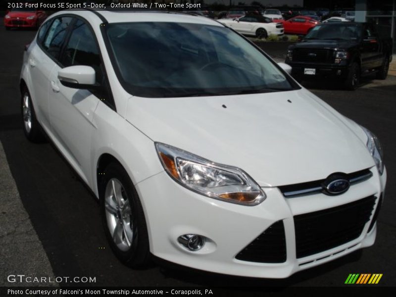 Oxford White / Two-Tone Sport 2012 Ford Focus SE Sport 5-Door