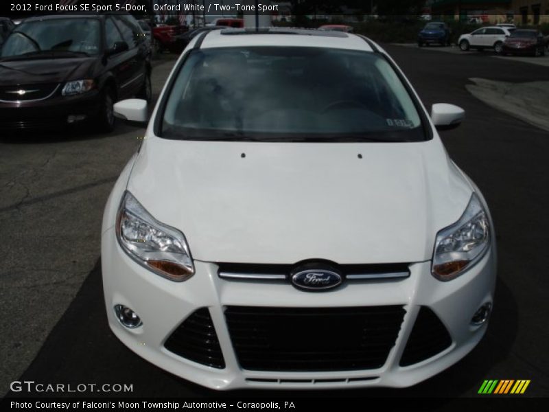 Oxford White / Two-Tone Sport 2012 Ford Focus SE Sport 5-Door