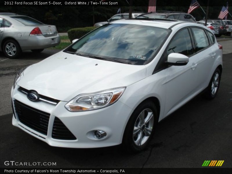 Oxford White / Two-Tone Sport 2012 Ford Focus SE Sport 5-Door