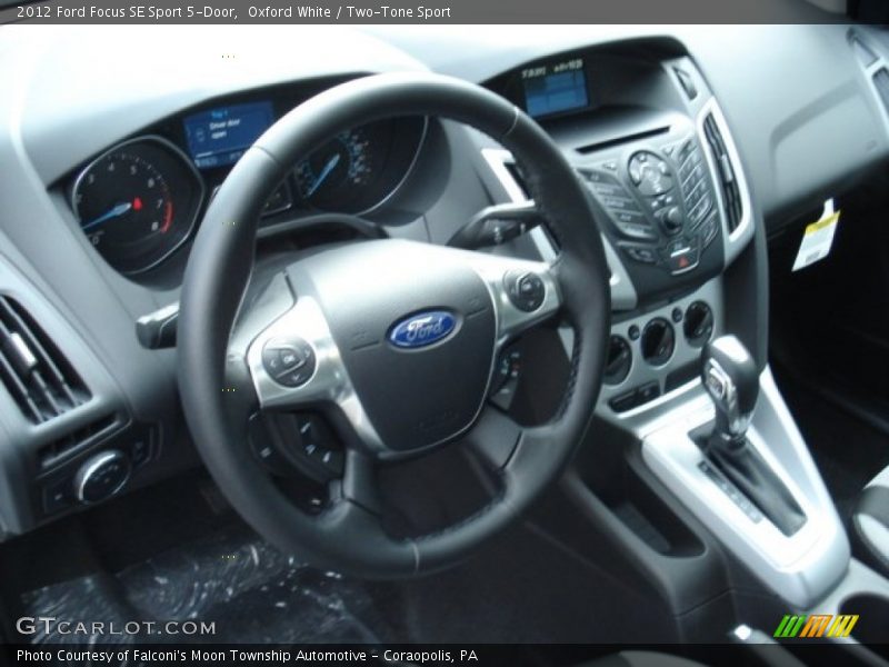 Oxford White / Two-Tone Sport 2012 Ford Focus SE Sport 5-Door