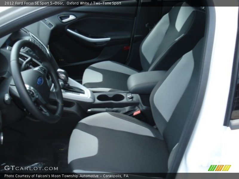 Oxford White / Two-Tone Sport 2012 Ford Focus SE Sport 5-Door