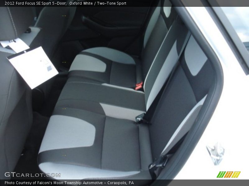 Oxford White / Two-Tone Sport 2012 Ford Focus SE Sport 5-Door