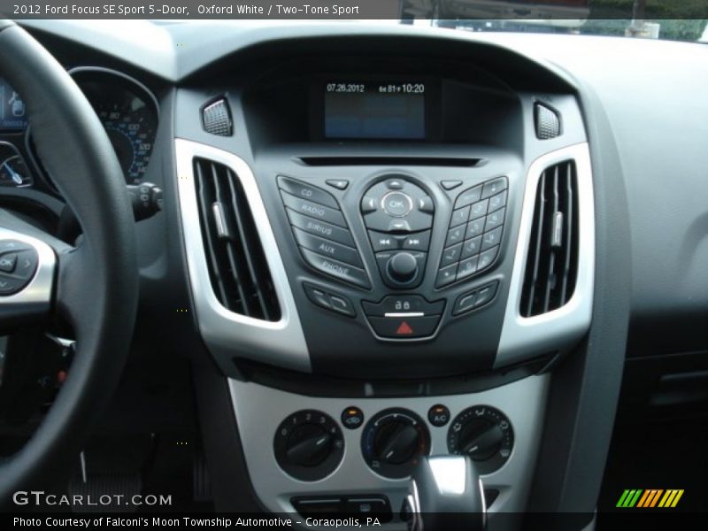 Oxford White / Two-Tone Sport 2012 Ford Focus SE Sport 5-Door