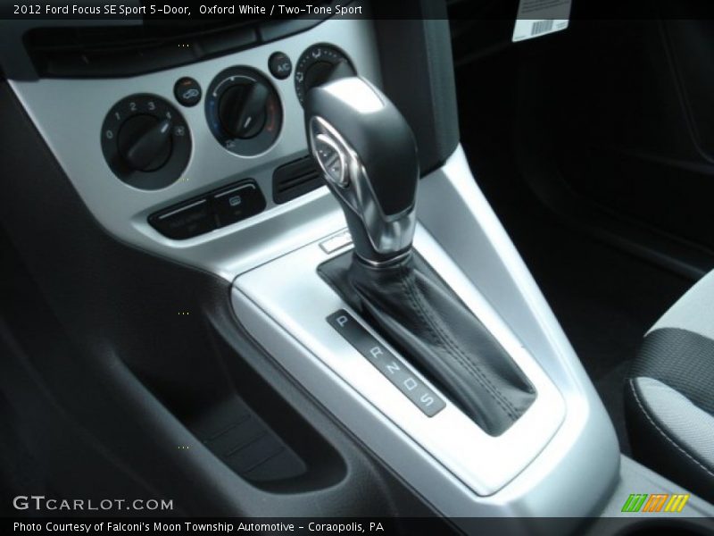 Oxford White / Two-Tone Sport 2012 Ford Focus SE Sport 5-Door