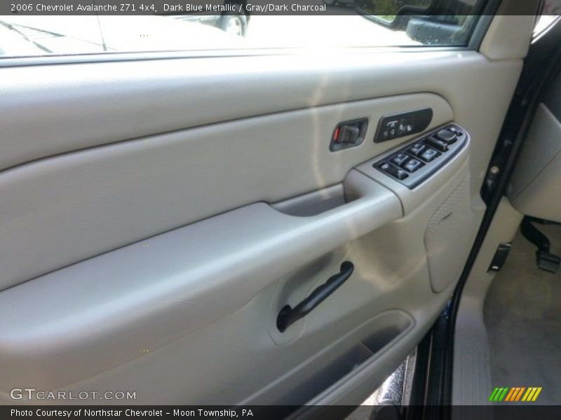 Dark Blue Metallic / Gray/Dark Charcoal 2006 Chevrolet Avalanche Z71 4x4