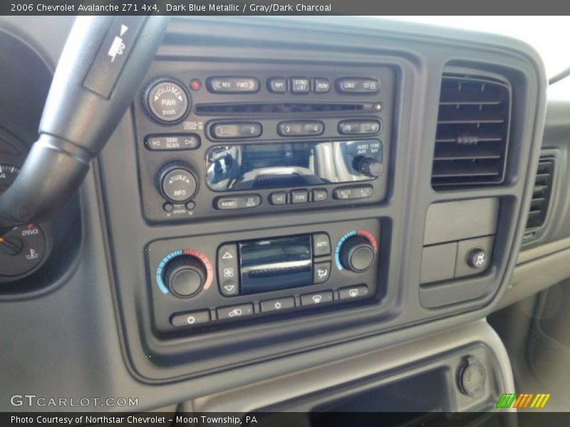 Dark Blue Metallic / Gray/Dark Charcoal 2006 Chevrolet Avalanche Z71 4x4