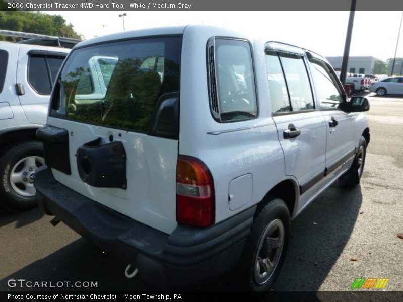 White / Medium Gray 2000 Chevrolet Tracker 4WD Hard Top