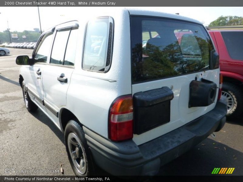 White / Medium Gray 2000 Chevrolet Tracker 4WD Hard Top