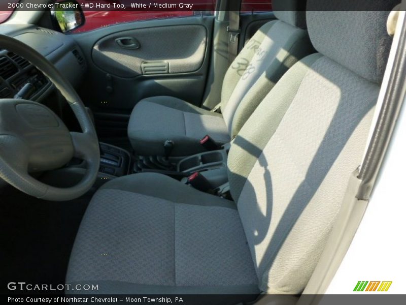White / Medium Gray 2000 Chevrolet Tracker 4WD Hard Top