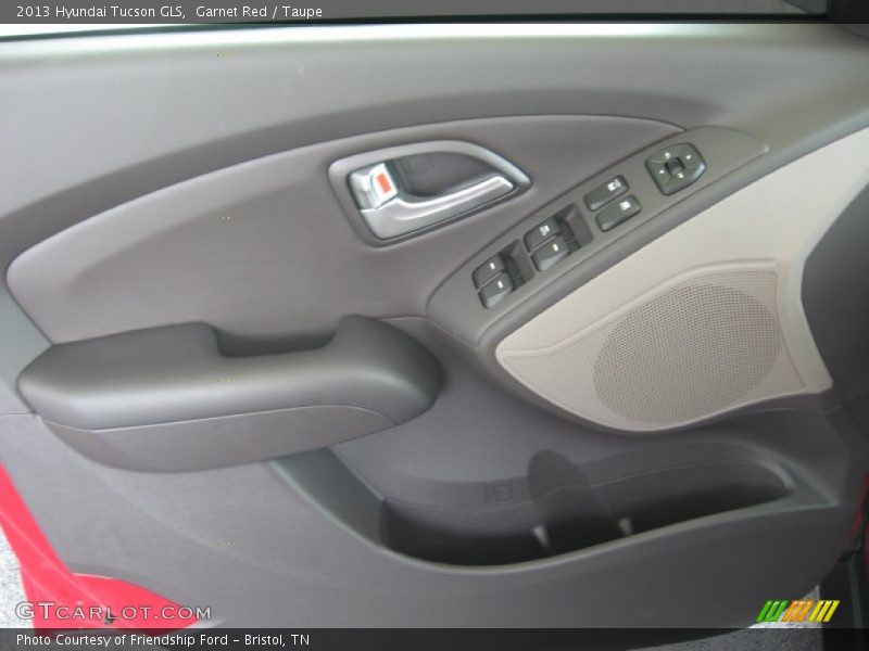 Garnet Red / Taupe 2013 Hyundai Tucson GLS