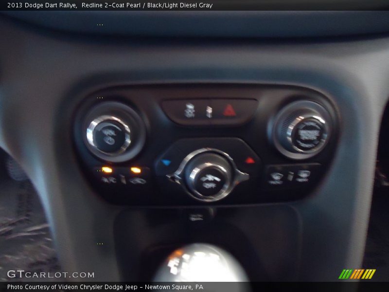 Redline 2-Coat Pearl / Black/Light Diesel Gray 2013 Dodge Dart Rallye