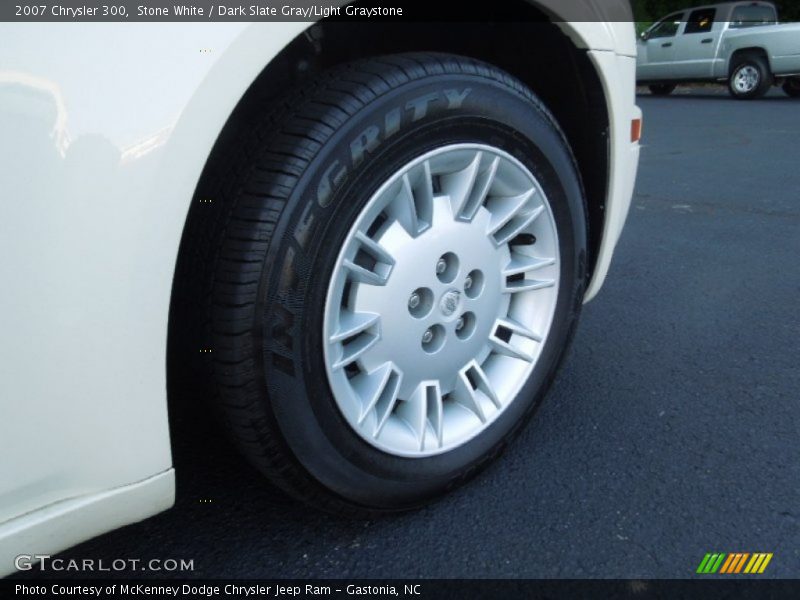 Stone White / Dark Slate Gray/Light Graystone 2007 Chrysler 300