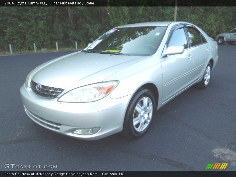 Lunar Mist Metallic / Stone 2004 Toyota Camry XLE