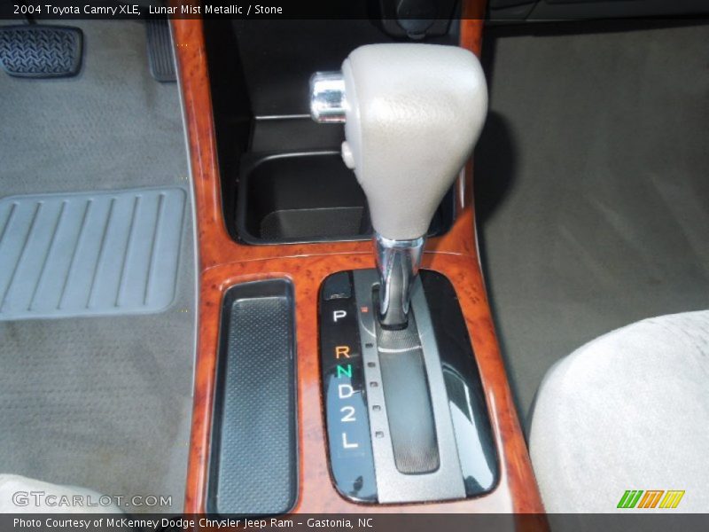 Lunar Mist Metallic / Stone 2004 Toyota Camry XLE