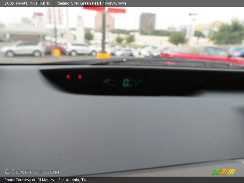 Tideland Gray Green Pearl / Ivory/Brown 2005 Toyota Prius Hybrid