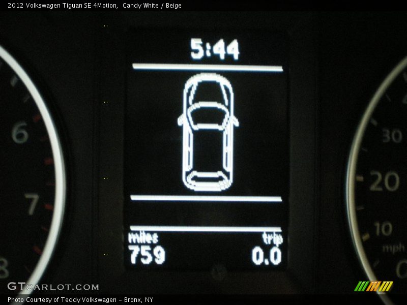 Candy White / Beige 2012 Volkswagen Tiguan SE 4Motion
