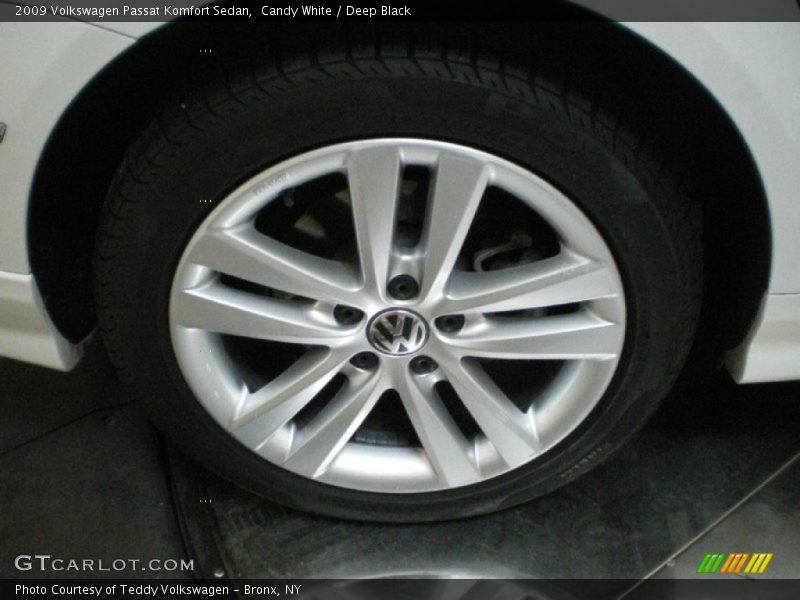 Candy White / Deep Black 2009 Volkswagen Passat Komfort Sedan
