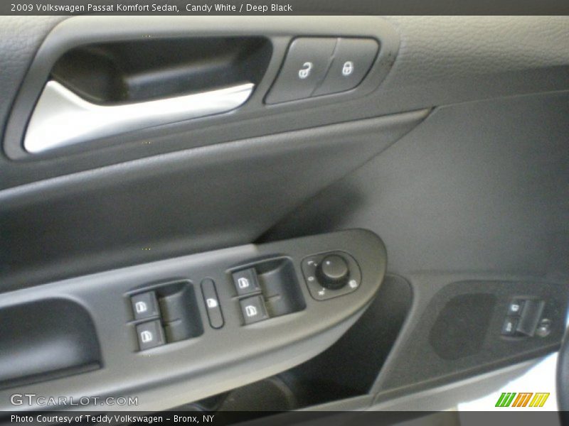 Candy White / Deep Black 2009 Volkswagen Passat Komfort Sedan
