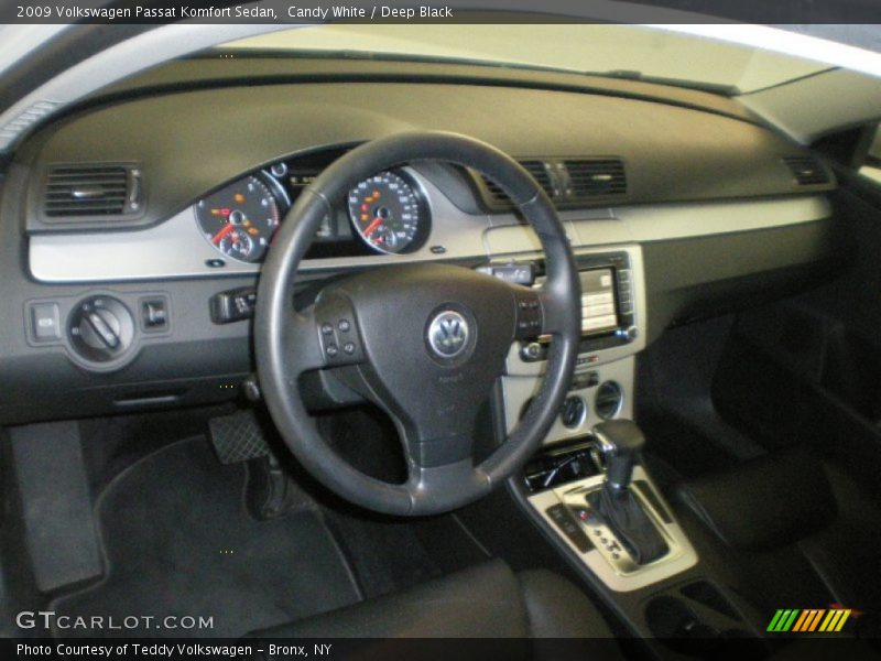 Candy White / Deep Black 2009 Volkswagen Passat Komfort Sedan