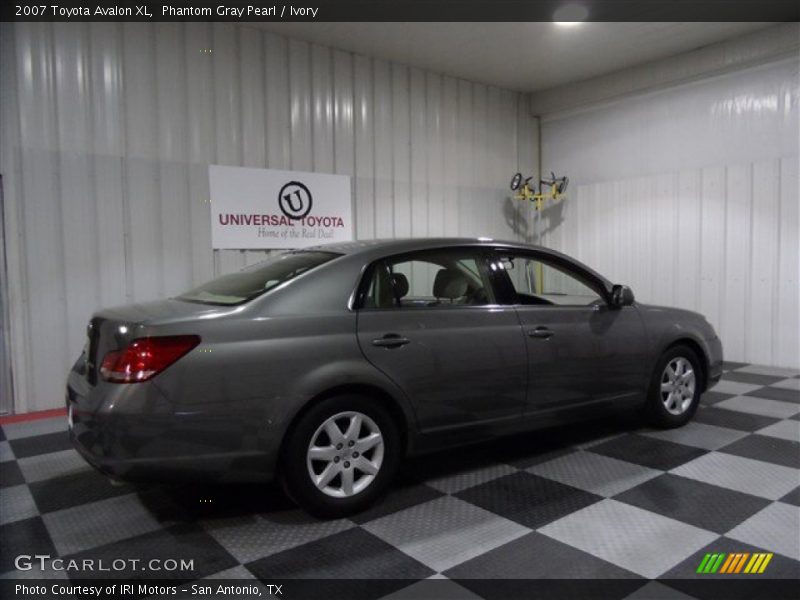Phantom Gray Pearl / Ivory 2007 Toyota Avalon XL