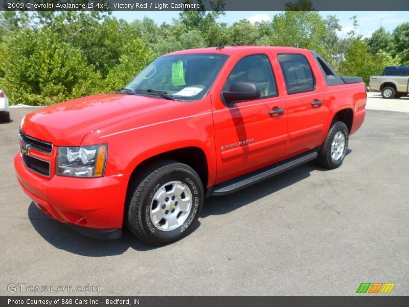 Front 3/4 View of 2009 Avalanche LS 4x4