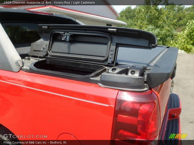 Victory Red / Light Cashmere 2009 Chevrolet Avalanche LS 4x4