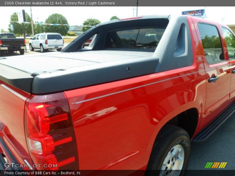 Victory Red / Light Cashmere 2009 Chevrolet Avalanche LS 4x4