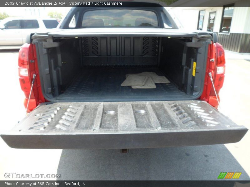 Victory Red / Light Cashmere 2009 Chevrolet Avalanche LS 4x4