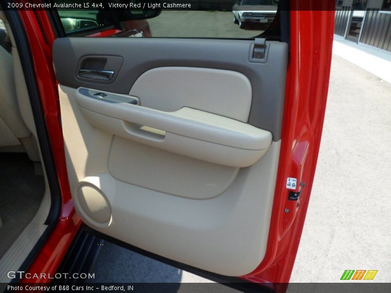 Victory Red / Light Cashmere 2009 Chevrolet Avalanche LS 4x4