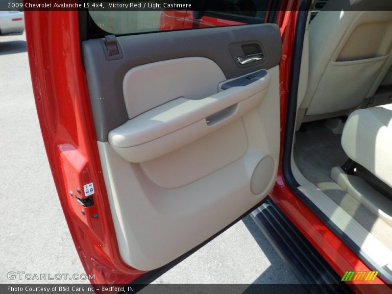 Victory Red / Light Cashmere 2009 Chevrolet Avalanche LS 4x4