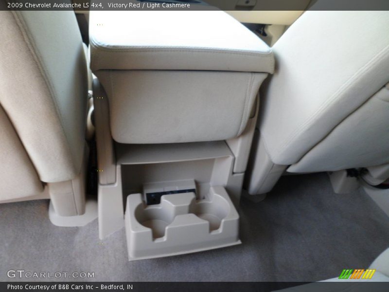 Victory Red / Light Cashmere 2009 Chevrolet Avalanche LS 4x4