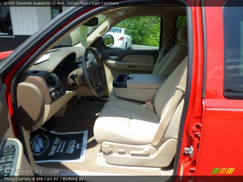  2009 Avalanche LS 4x4 Light Cashmere Interior