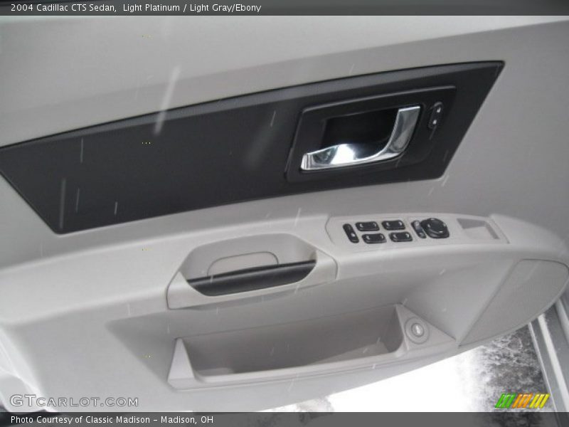 Light Platinum / Light Gray/Ebony 2004 Cadillac CTS Sedan