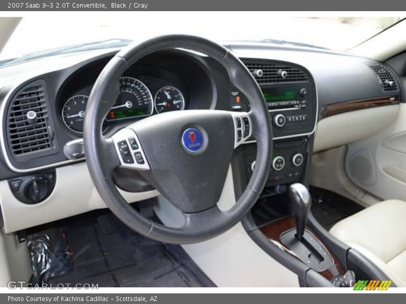 Dashboard of 2007 9-3 2.0T Convertible