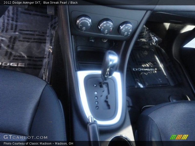 Blue Streak Pearl / Black 2012 Dodge Avenger SXT