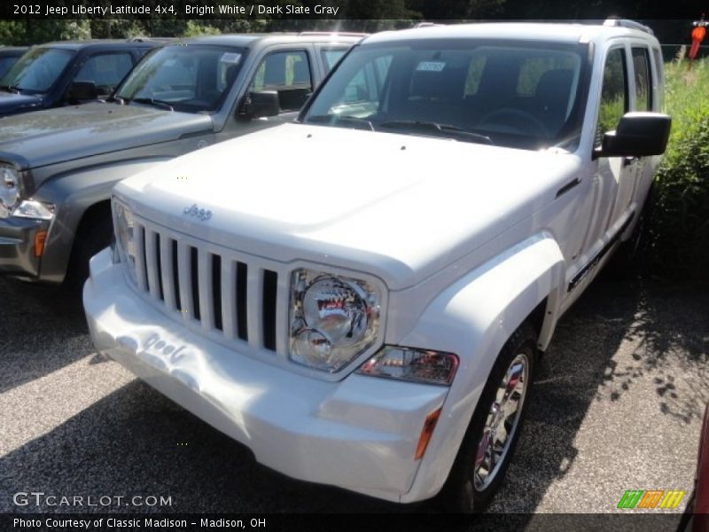 Bright White / Dark Slate Gray 2012 Jeep Liberty Latitude 4x4