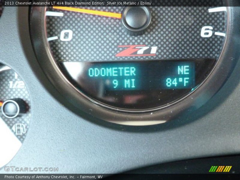 Silver Ice Metallic / Ebony 2013 Chevrolet Avalanche LT 4x4 Black Diamond Edition