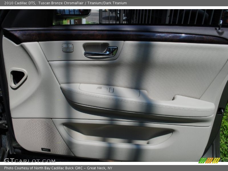 Tuscan Bronze ChromaFlair / Titanium/Dark Titanium 2010 Cadillac DTS