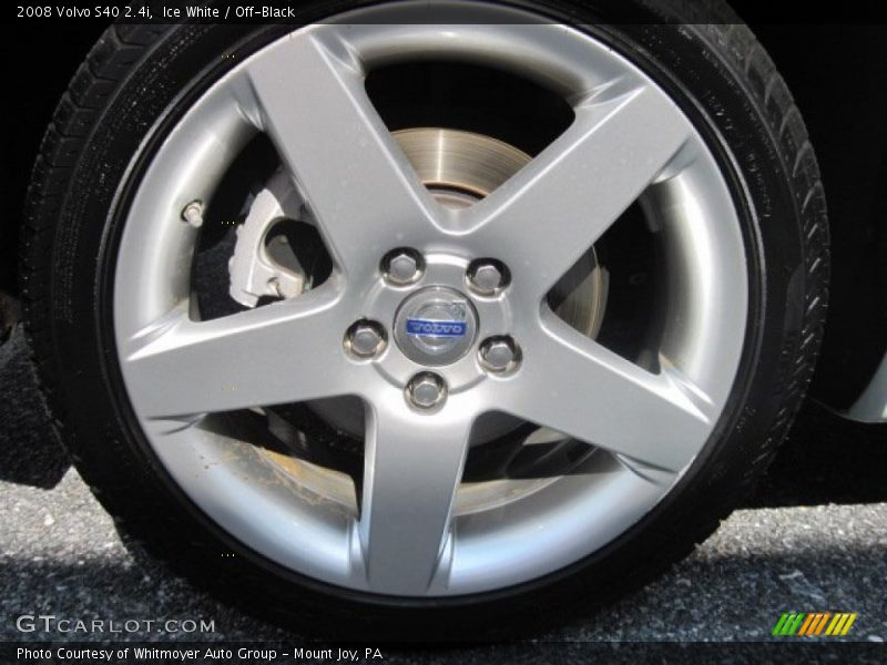 Ice White / Off-Black 2008 Volvo S40 2.4i