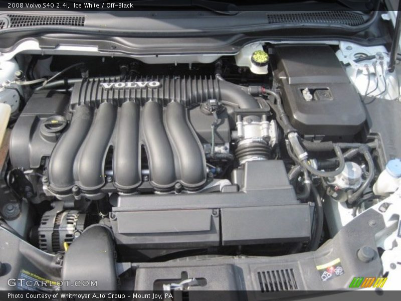 Ice White / Off-Black 2008 Volvo S40 2.4i