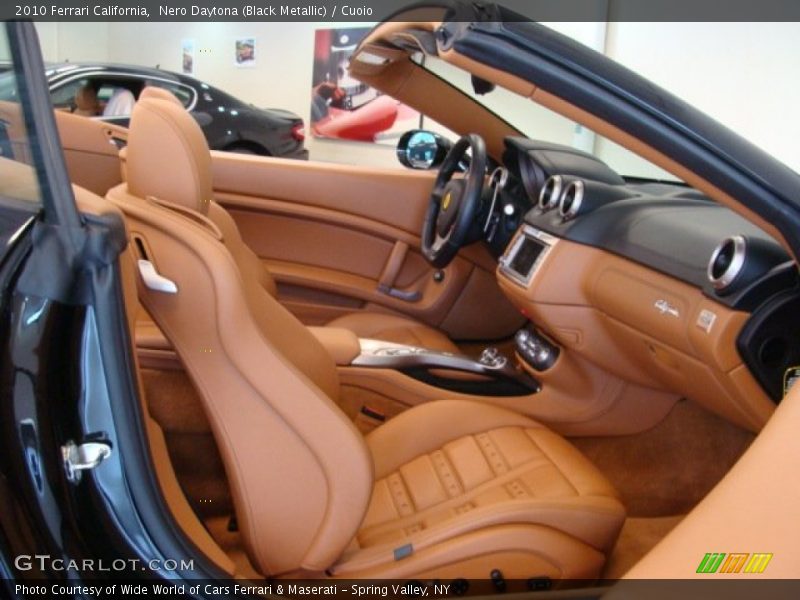  2010 California  Cuoio Interior