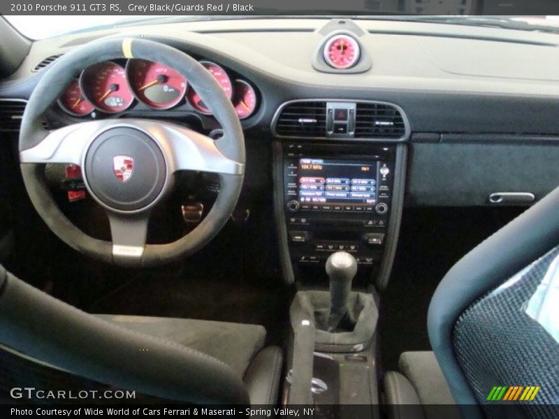 Dashboard of 2010 911 GT3 RS